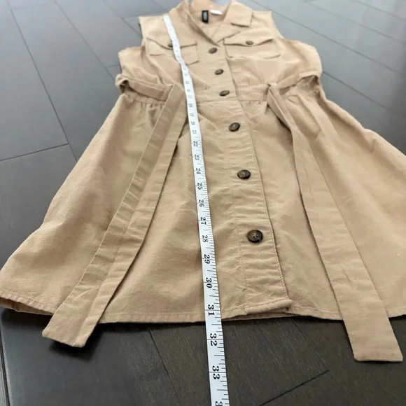H&M Sleeveless Utility Shirt Dress with Belt – Khaki/Tan 
Size 0 Button front - Picture 6 of 8